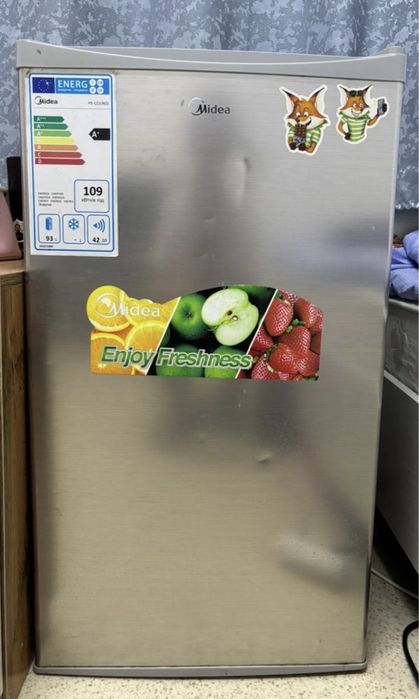 Холодильник Midea HS-121LNS
