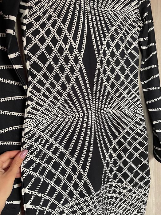 Дамска рокля с дълъг ръкав