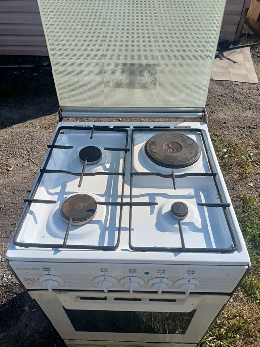 Продам газ плиту