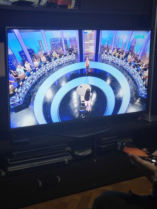 Телевизор Lg47 инча 3D 2 чифта очила