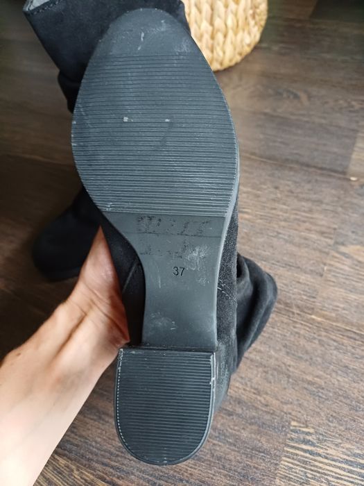 Ghete/ botine  cu toc din piele intoarsa