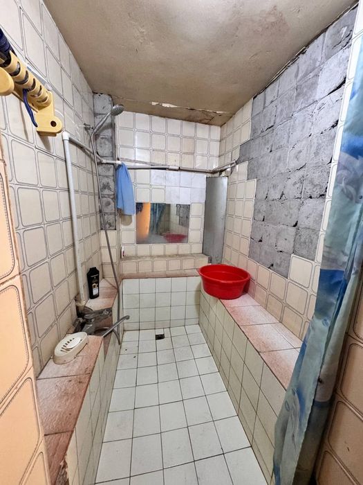 Бузиб қайта қуриш учун 2,5 сотих ер сотилади