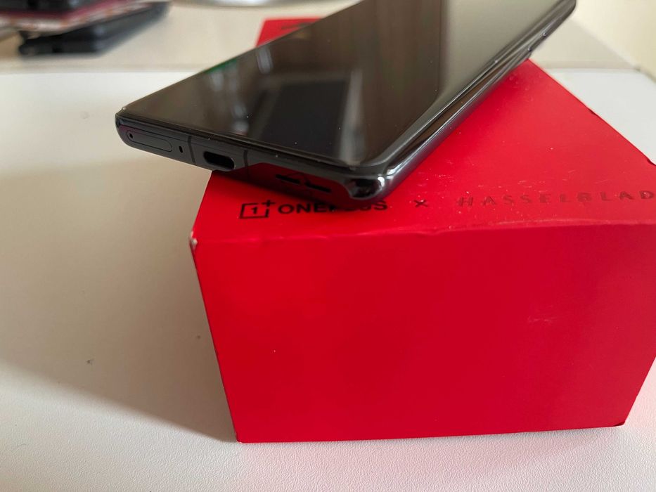 Oneplus 12. RAM 16 GB / 512 Перфектен Като Нов e-sim