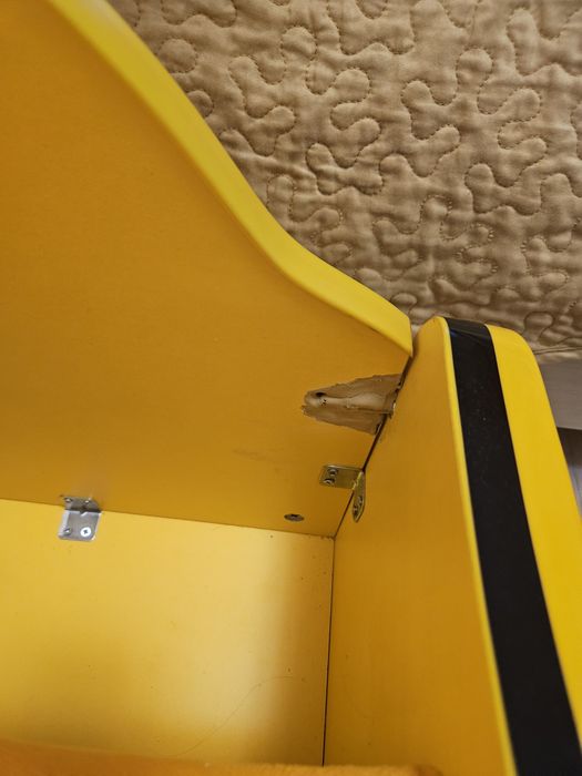 Детская кровать машинка.