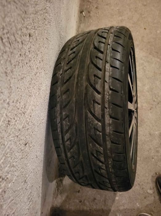 1бр. гума с джанта 225/45/17 подходяща за рез.гума