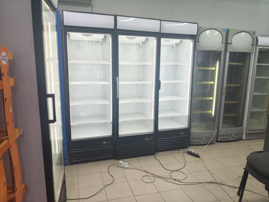 Витринные холодильник