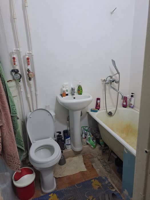 1 хоналик уй ВАСХОД Навоий чойхона олдида