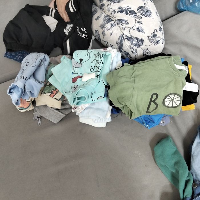 Отдам даром детские вещи