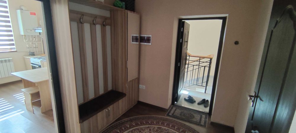 Продаётся 2-x комнатная квартира новостройка. Паркетский базар