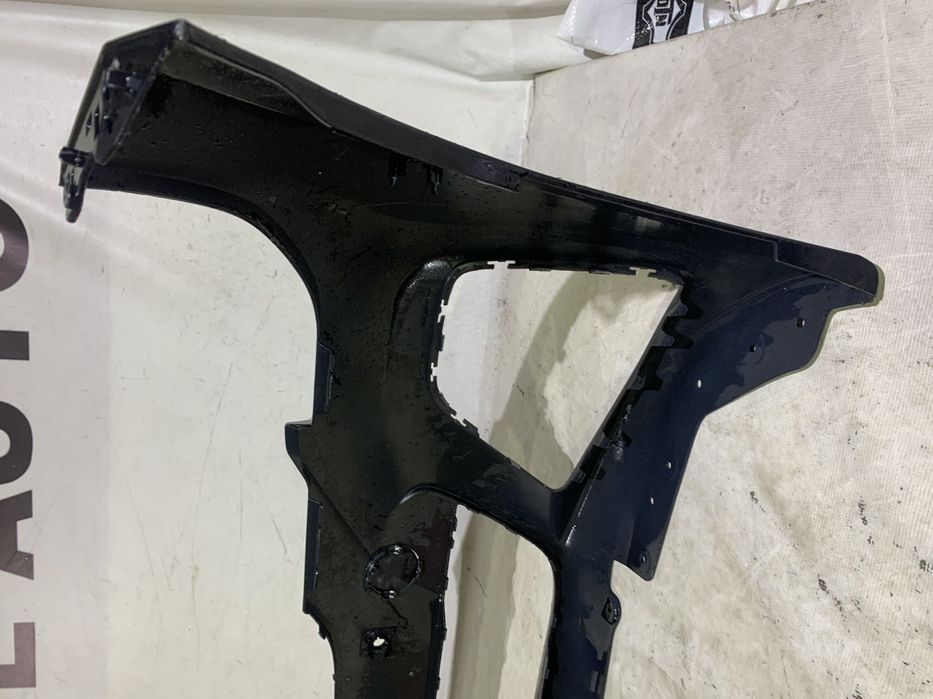 Bara fata BMW Seria 3, G21/G21, M-Sport, 2019, 2020, 2021, 2022, cod origine OE 51118069346, cu gauri pentru senzori de parcare (6). Fisurata usor mijloc jos.