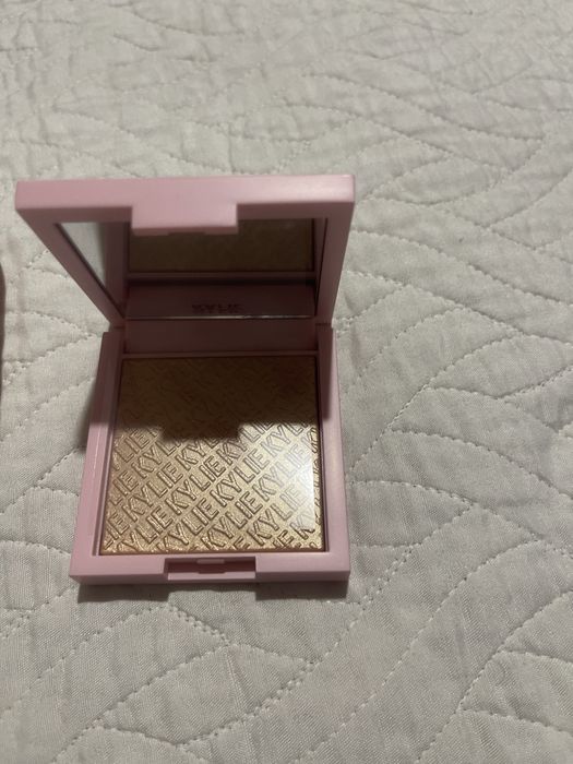 Хайлайтър на KYLIE