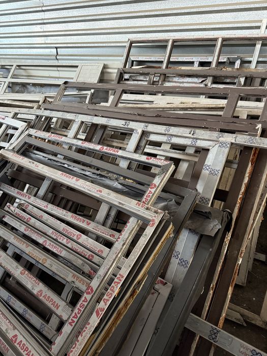 Продам пластиковое окна со стекламы