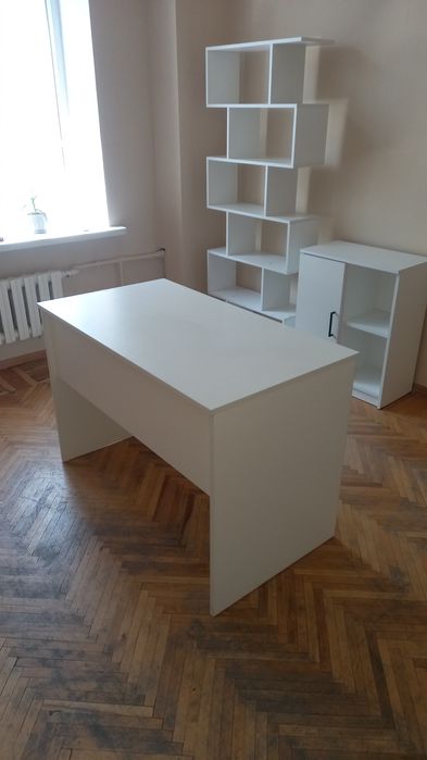Офисный стол тумба вешалка полка