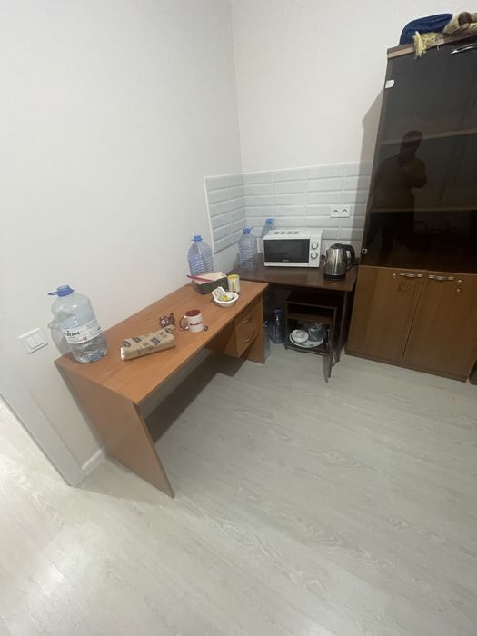 Столы  шкафы тумбы