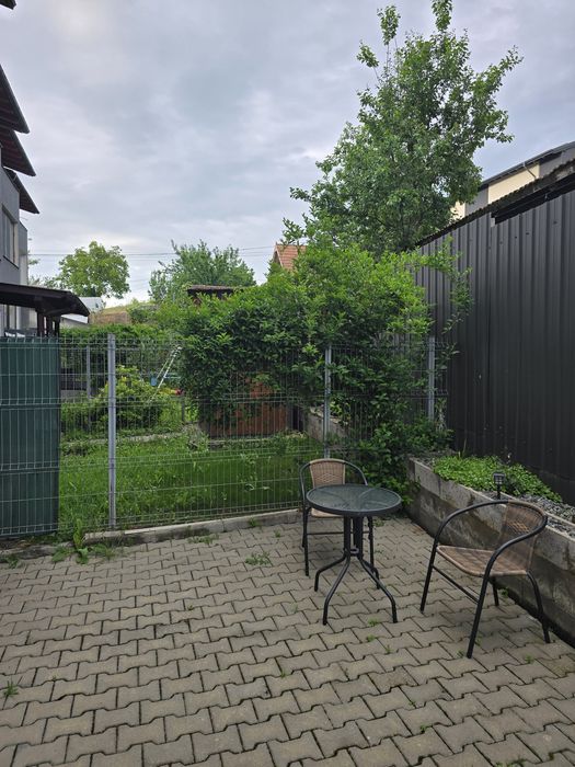 Apartament cu 3 camere, gradina, parcare, in ansamblu privat