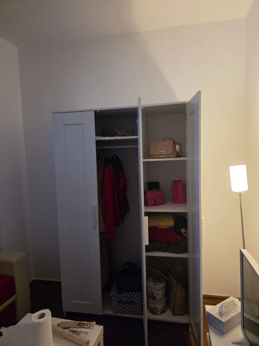 De vanzare: dulap, comoda tv, masuta cafea si etajera