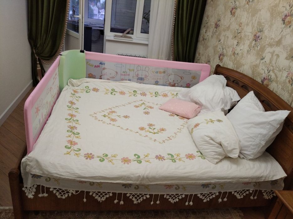 Ограждение детское на кровать продам.