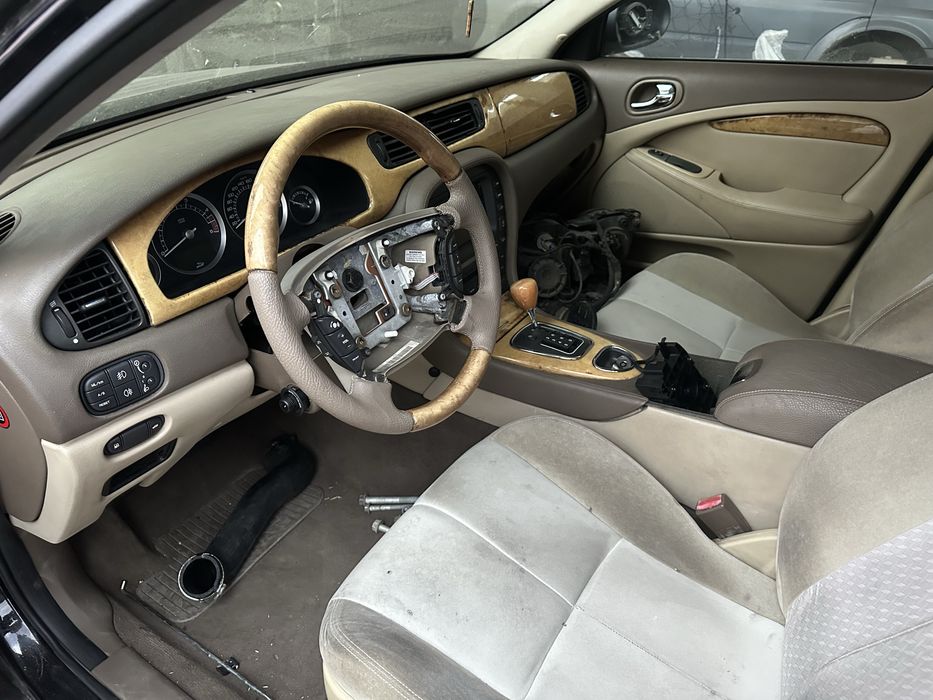 Jaguar S-type на части (без двигател)