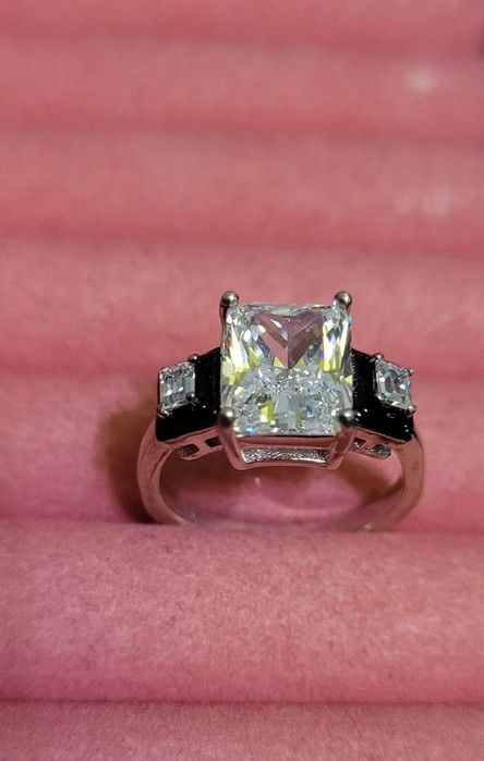 Inel argint decorat cu email si zirconiu