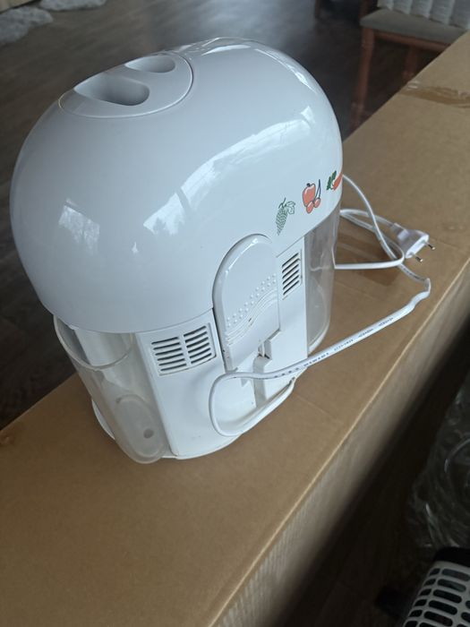 Уред за изстискване на плодове