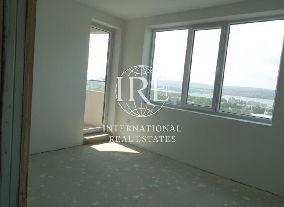 Продава се Тристаен апартамент в Варна, Трошево - 115 кв.м за 2000 €/кв.м - Снимка #3