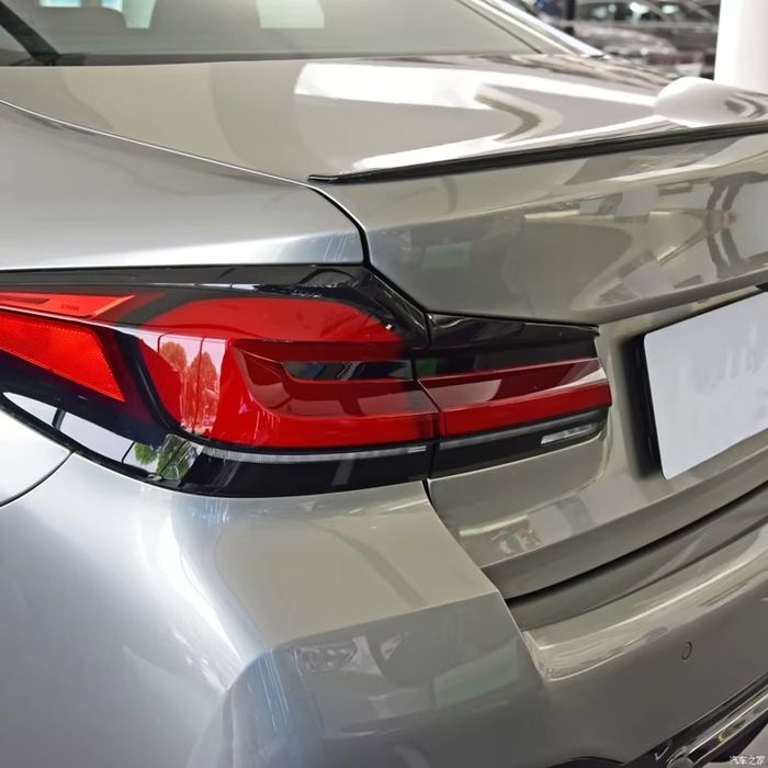 Eleron Portbagaj Lip Codita BMW G30 M5 Slim negru lucios