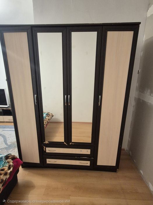 Продаю Шкаф, правый берег.