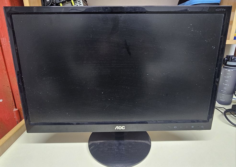 Монитор AOC E2251F — 21,5" Full HD