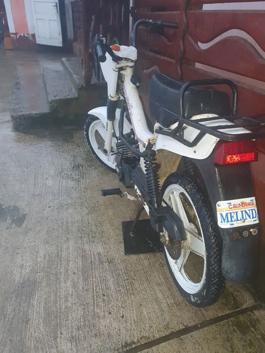 Vând moped Malaguti Fifty  fără acte ok funcțional proba spune tot.