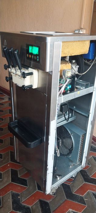 Продам мороженный аппарат