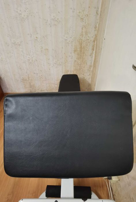 Продавам лежанка /пейка със скотово