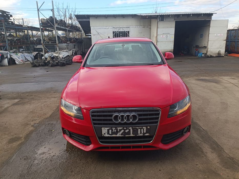 Dezmembram Audi A4 B8, an 2008, motor 2.0 tdi, tip motor CAGA
