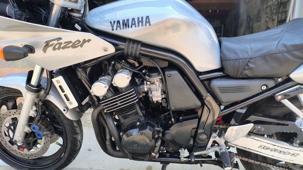 Yamaha FZS 600 Fazer  FZ6