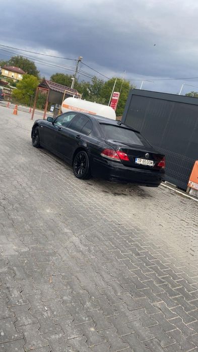 BMW seria 7 e65.