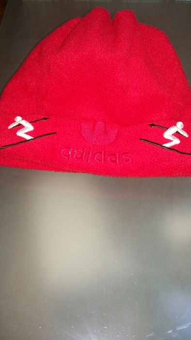 Зимна шапка адидас