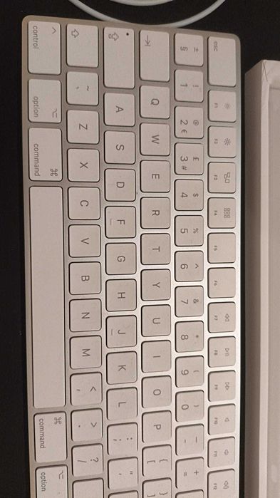Apple Magic Keyboard with Numeric Keypad A1843 Wireless Bluetooth - Silver (UK Layout)