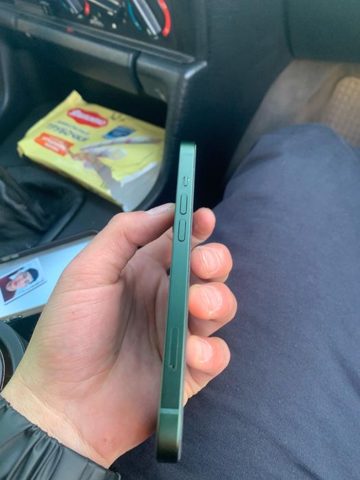 Айфон 13 в идиалном состаяни 128 гб