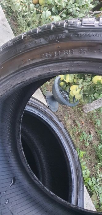Cauciucuri 235 40 ZR18