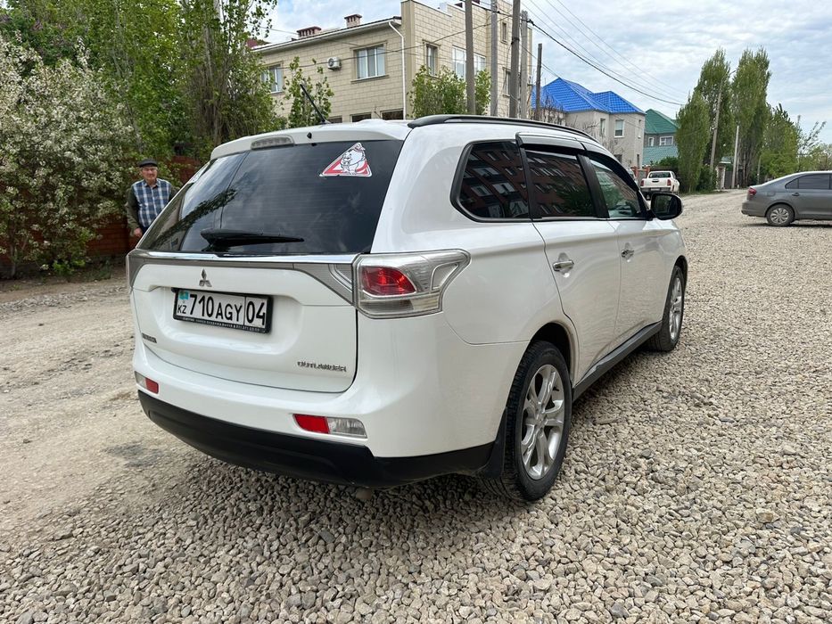 Срочно продается Mitsubishi outlander 3