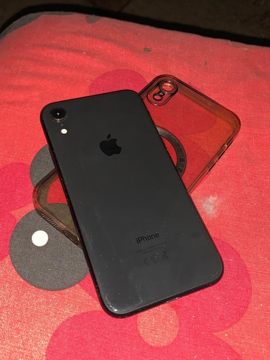Vand,iphone XR 64gb si un XS blocat
