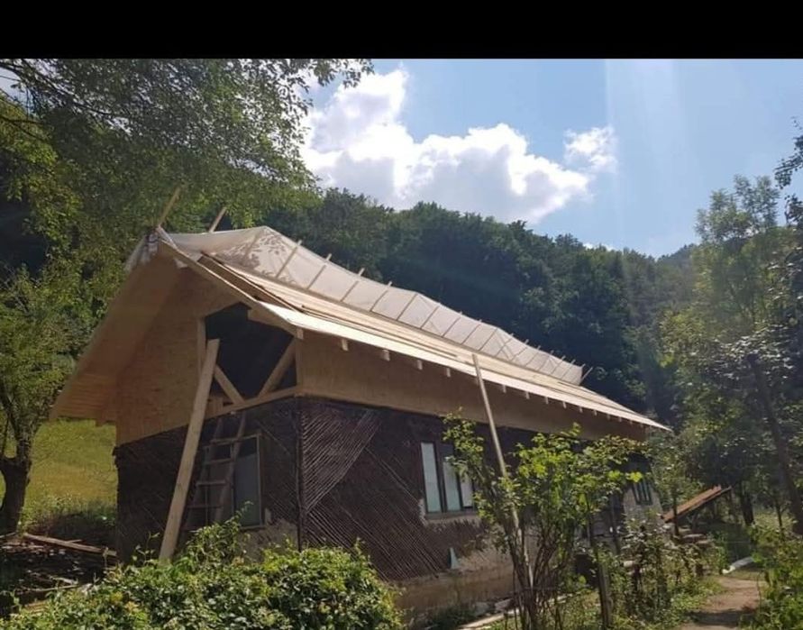 Executăm următoarele : Acoperișuri și Mansardari sistem complet terase