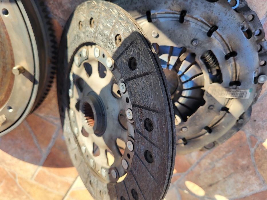 Kit ambreiaj Volantă  Bmw E90 E91 320d  Bmw  X3
