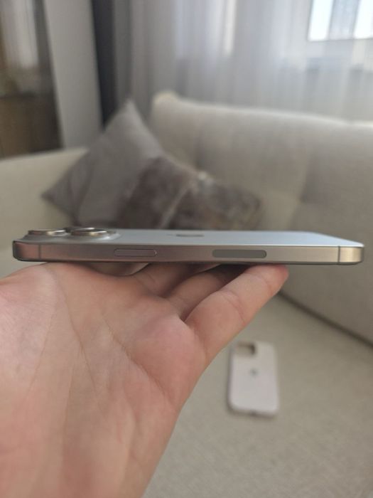 Iphone 15 Pro MAX -> 256 GB 88 batareya