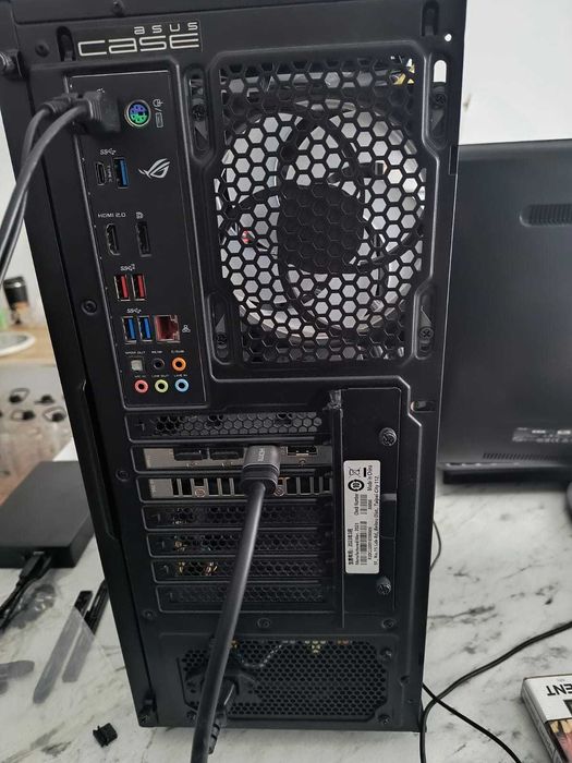 PC cu CPU Ryzen 5 5600X si GPU:6650XT 8GB