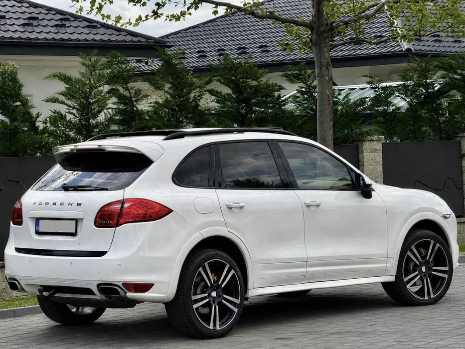 Porsche Cayenne GTS / full / top