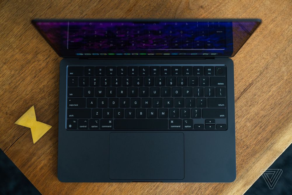 Macboock air m2 8/256gb 20sikl