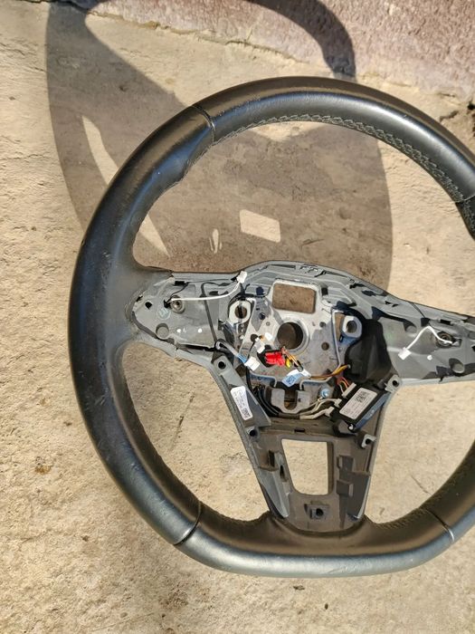 Volan piele cu padele Vw Golf 8 Seat Leon 3 5F Seat Toledo 3 Seat Ibiza 2012 2020 Cod 5F0419091L