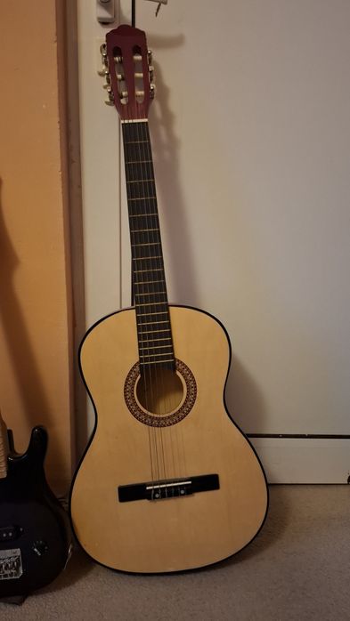 Китари електрическа детска с кубе + акустична.