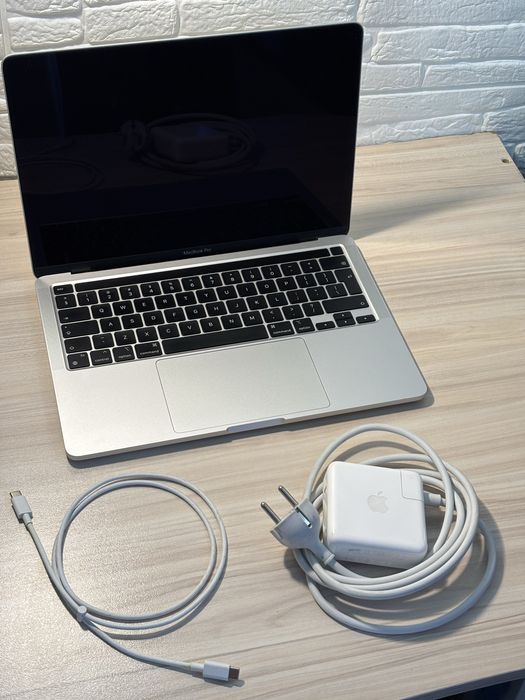 MacBook Pro M1 13” / 16GB RAM / Touch Bar / Отлично състояние