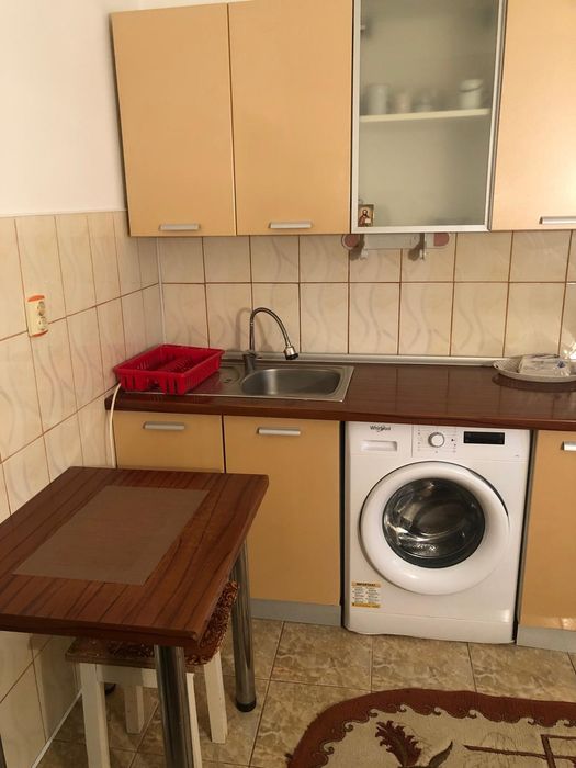 Închiriez apartament
